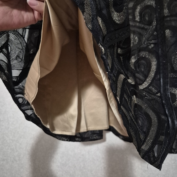 PETER NYGARD Elegant Black-gold Patterned A-Line Skirt..SIZE:16 - Picture 7 of 9